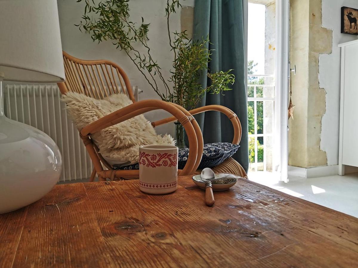 Quatre Chats Sous Un Pin Le Thoureil Esterno foto