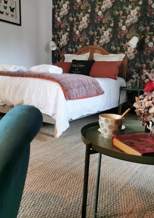 Quatre Chats Sous Un Pin Le Thoureil Esterno foto